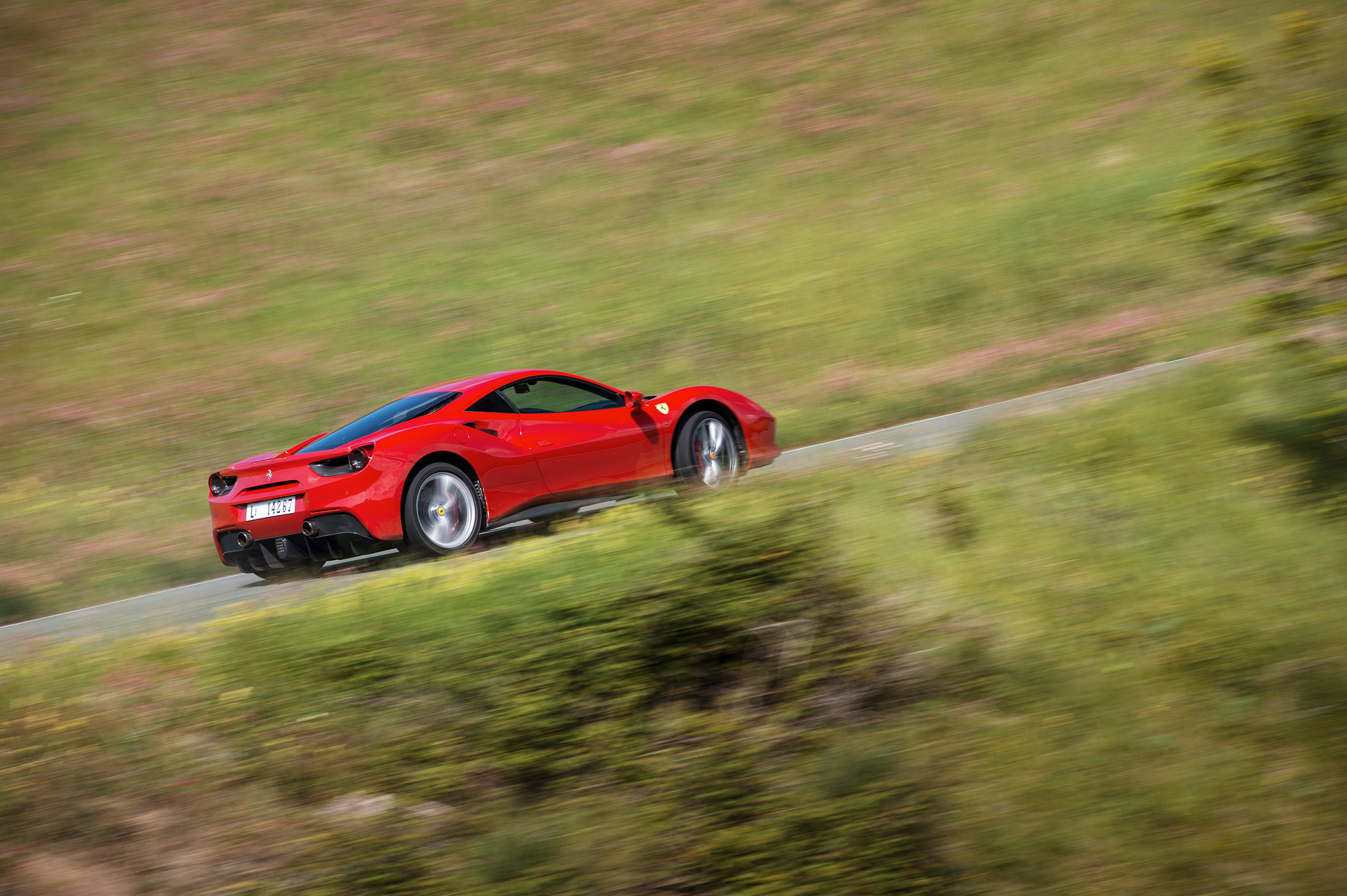 Ferrari 488 Gtb Review Prices Specs And 0 60 Time Evo