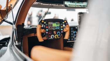 Porsche 963 RSP review steering wheel