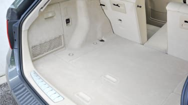 2012 BMW 328i Touring bootspace split seats