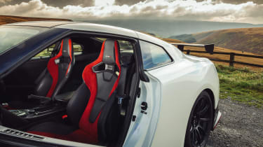 Nissan GT-R Nismo – seats