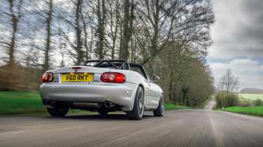 Rocketeer Mazda MX-5 rear tracking