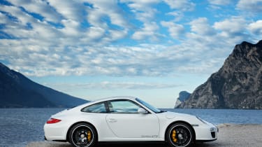 Porsche 911 side profile