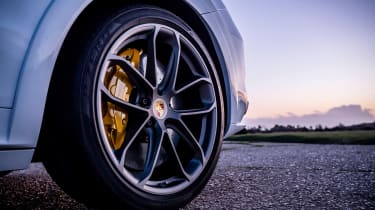 Porsche Cayenne Coupe Turbo S e-hybrid – wheel