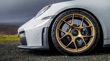 Porsche GT3s 996 v 992