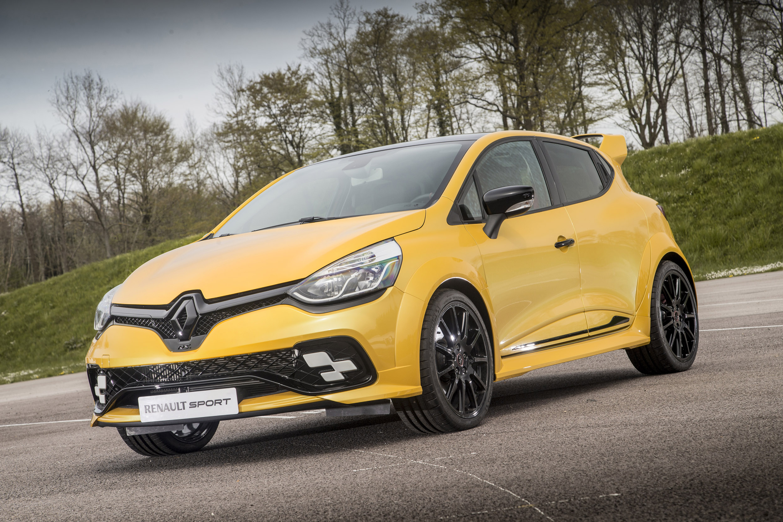 Renault Clio R.S.16 - in pictures | evo