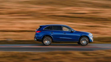 2025 Mercedes-Benz GLC 
