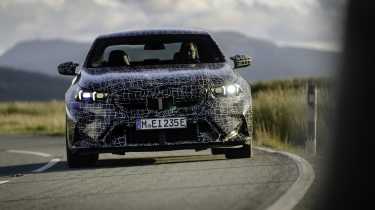 G90 BMW M5 prototype