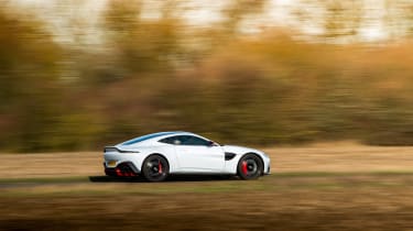 Aston Martin Vantage – coupe