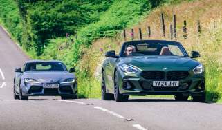 BMW Z4 M40i Handschalter v Toyota Supra – front