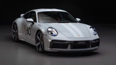Porsche 911 Sport Classic – studio front quarter 2