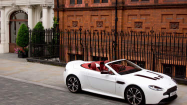 Aston Martin V12 Vantage roadster revealed
