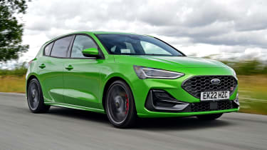 Ford Focus ST 2022 review – front tracking 2