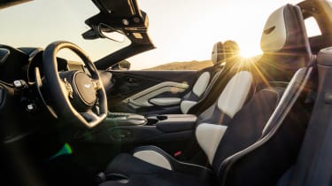 Aston Martin V12 Vantage Roadster – interior