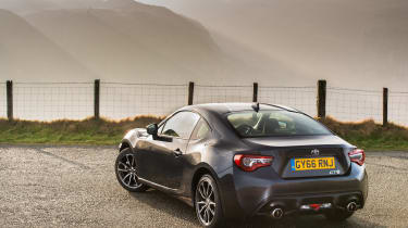 Toyota Gt86 Review Prices Specs And 0 60 Time Evo