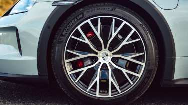 Porsche Taycan Cross Turismo