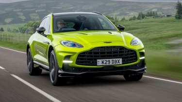 Aston Martin DBX707