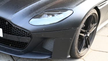 Aston Martin DBS Volante - lights