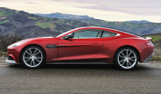 Aston Martin Vanquish 