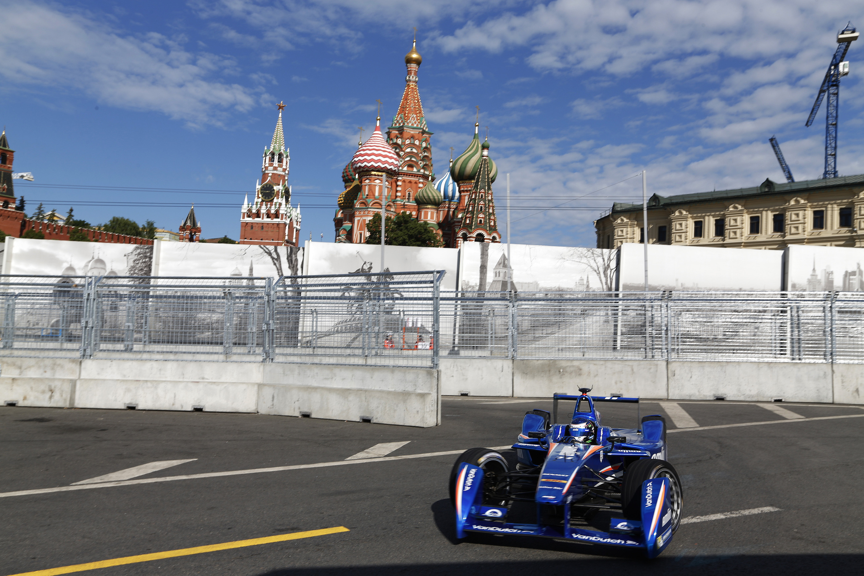 E moscow. Formula e 2015 Москва. Formula e в Москве. Гонки формула в Москве Кремль. Moscow EPRIX.