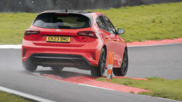 Ford Focus ST Track Pack v Honda Civic Type R