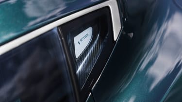 Aston Martin Victor – intake