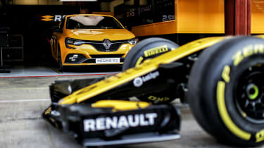 Renault Sport Megane RS 300 Trophy - pit