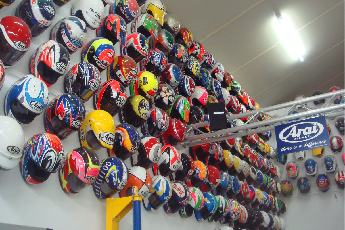 best-car-crash-helmets-for-track-days-evo