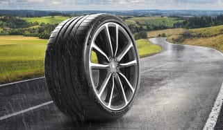 Michelin Pilot Sport S 5 - wet road