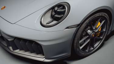 Porsche 911 (992.2) – front