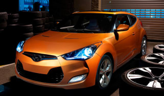 Hyundai Veloster coupe revealed