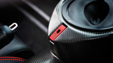 Noble M600 traction control