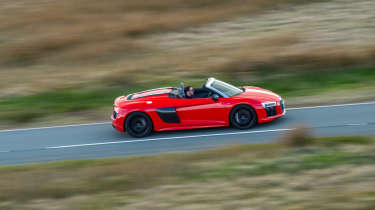 Audi R8 Spyder side