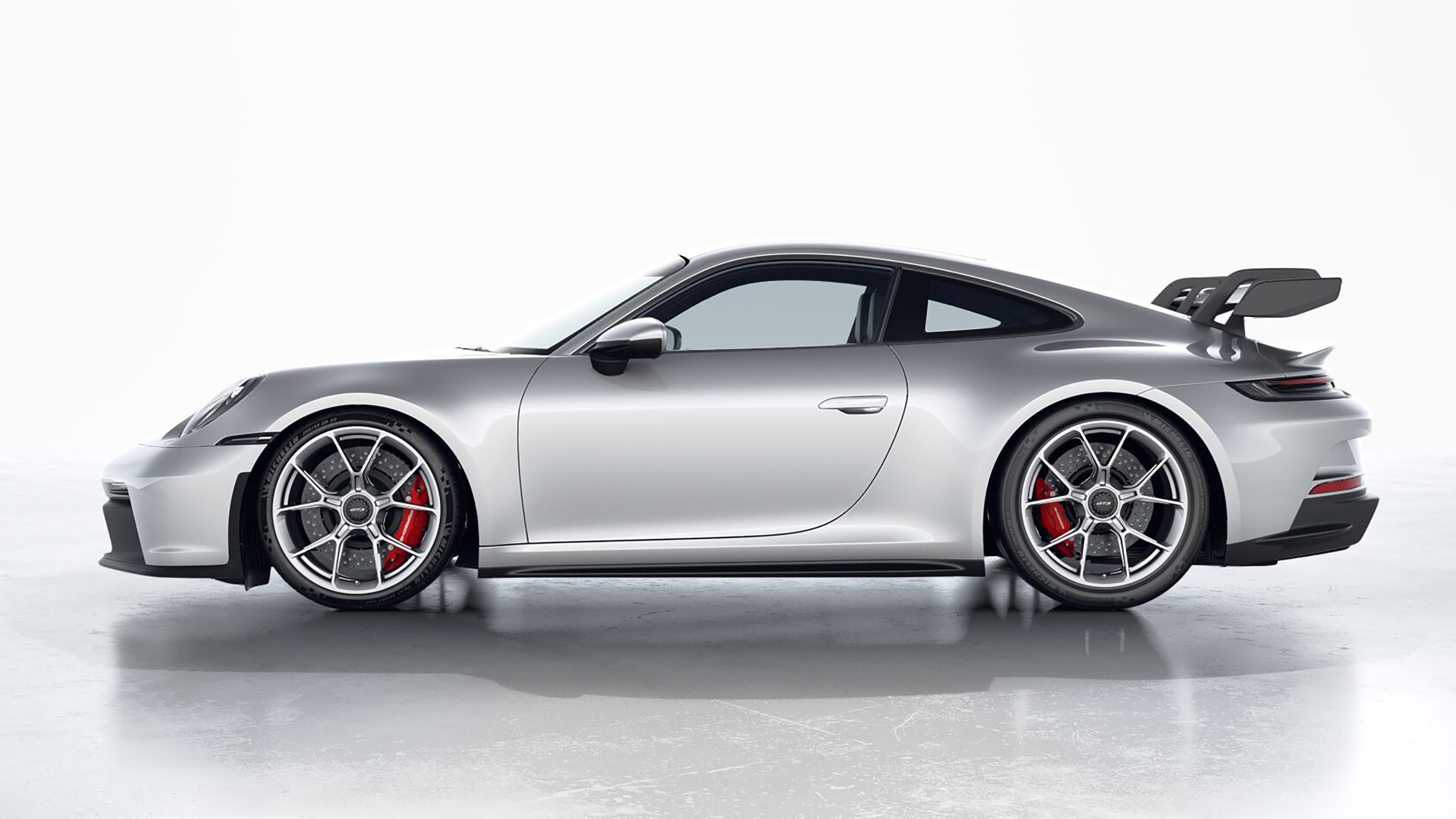Porsche%20911%20GT3%20992%20silver-2.jpg