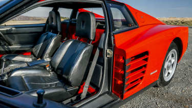 Ferrari Testarossa details