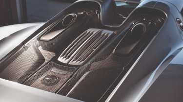 Porsche 918 Spyder engine