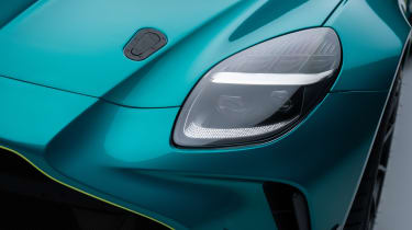 Aston Martin Vantage GT4 – headlight