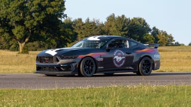 Ford Mustang Dark Horse R