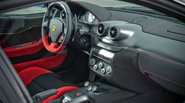 Porsche 911 GT2 RS v Ferrari 599 GTO