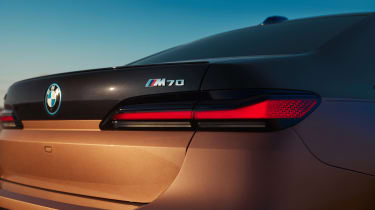 BMW i7 M70 - rear badge