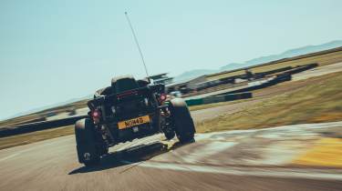 Ariel Atom 4R v Ariel Nomad 2 