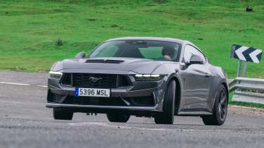 Ford Mustang Dark Horse – front
