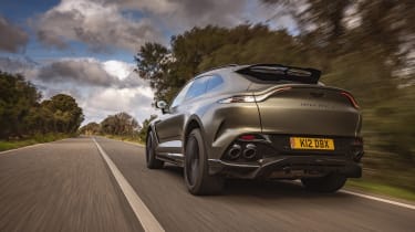 Aston Martin DBX707 – rear tracking