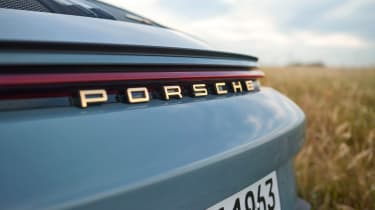 Porsche 911 S/T – badge