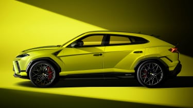 Lamborghini urus Performante side