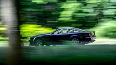 Aston Martin Vantage V550 – side