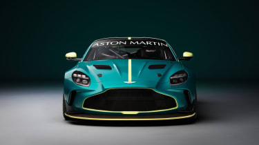 Aston Martin Vantage GT4 – front