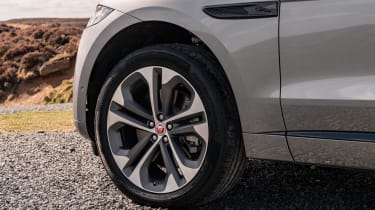 Jaguar F-Pace - front n/s wheel