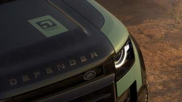 Defender Trophy Edition front details
