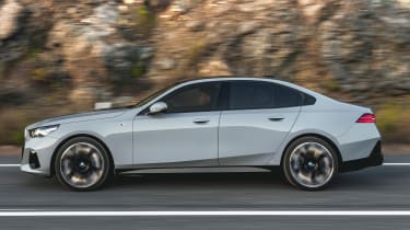 BMW 5-series – profile