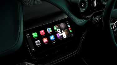  Aston Martin Apple CarPlay Ultra